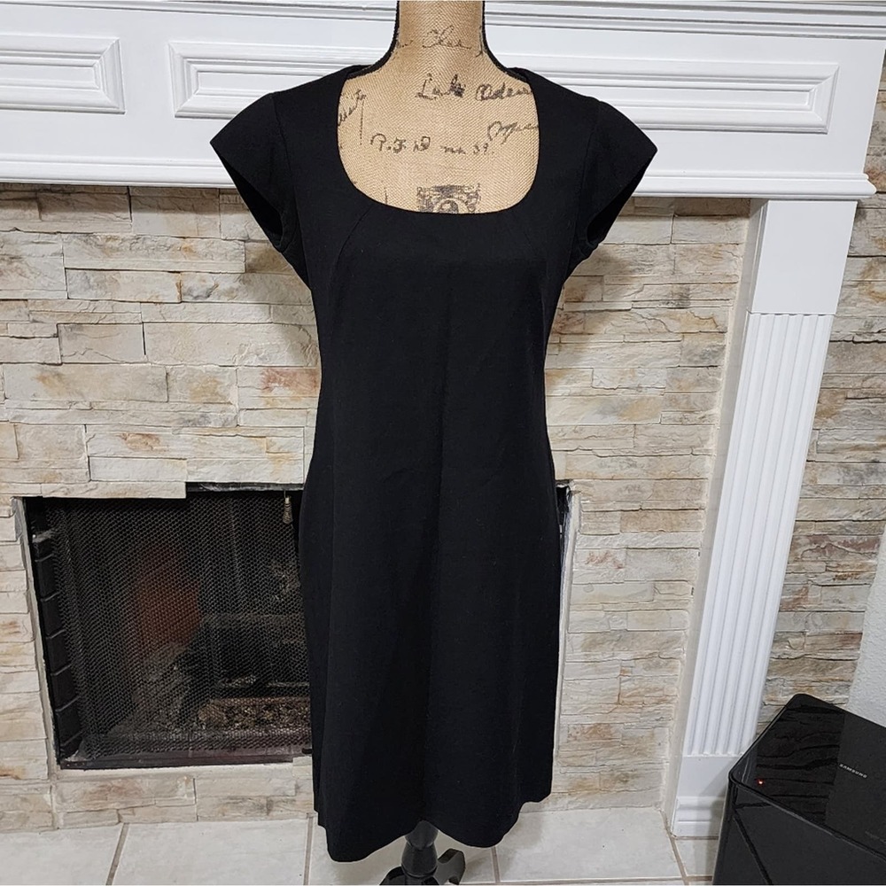 French connection LBD CAP SLEEVE scoop neck virgin wool sheath dress size 10 med